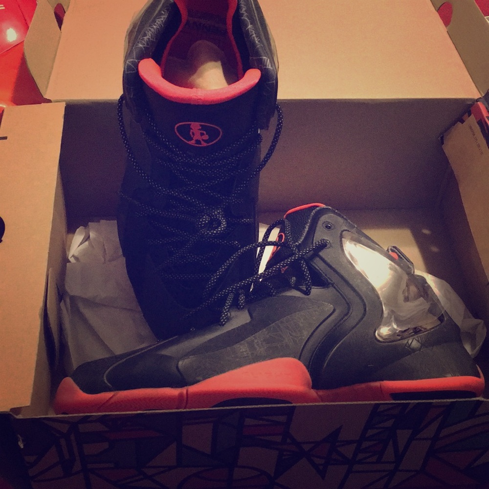Brand new never worn Nike penny posite